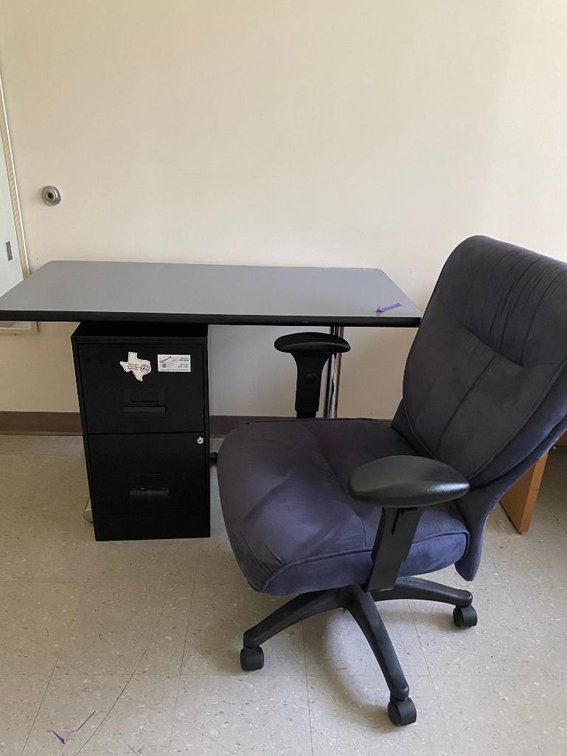 Small Desk w/Chair