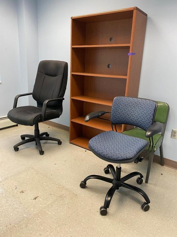 Small Bookshelf w/2 Office Chairs and 1 Regular Chair