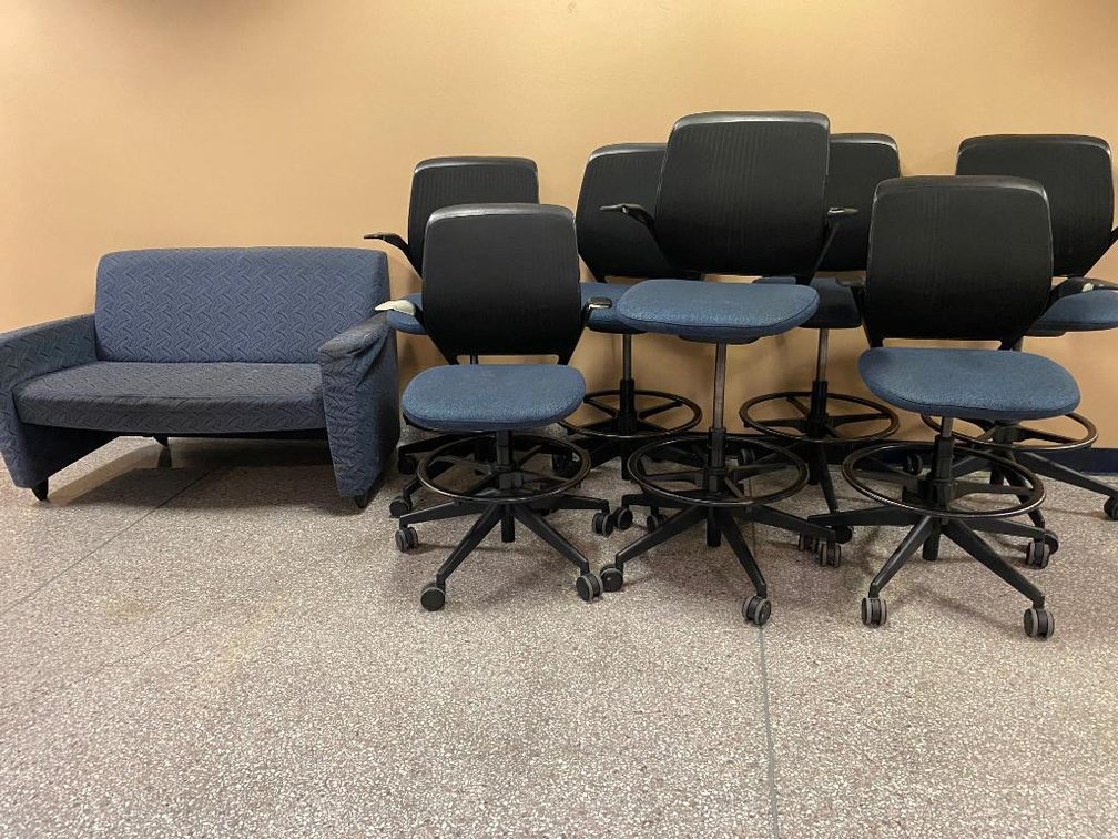 Seven raised swivel chairs w/loveseat