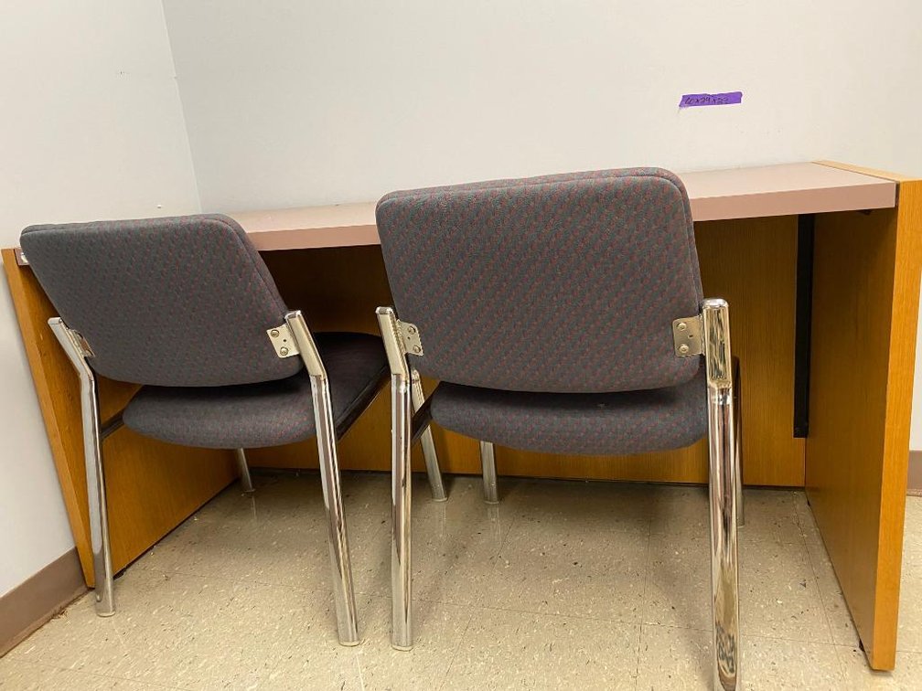 Small Desk w/2 Chairs