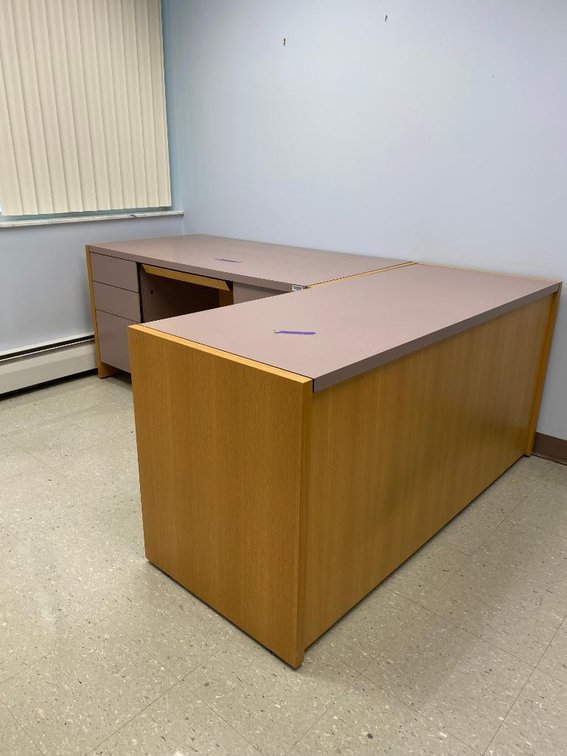 2 Desks