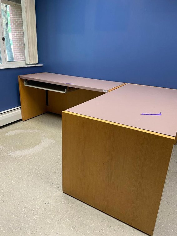2 Desks