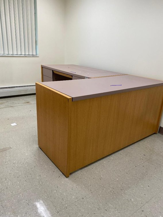 2 Desks
