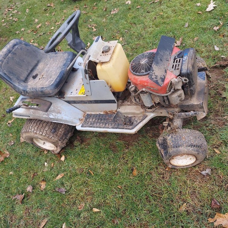 Riding Mower (Has Key)