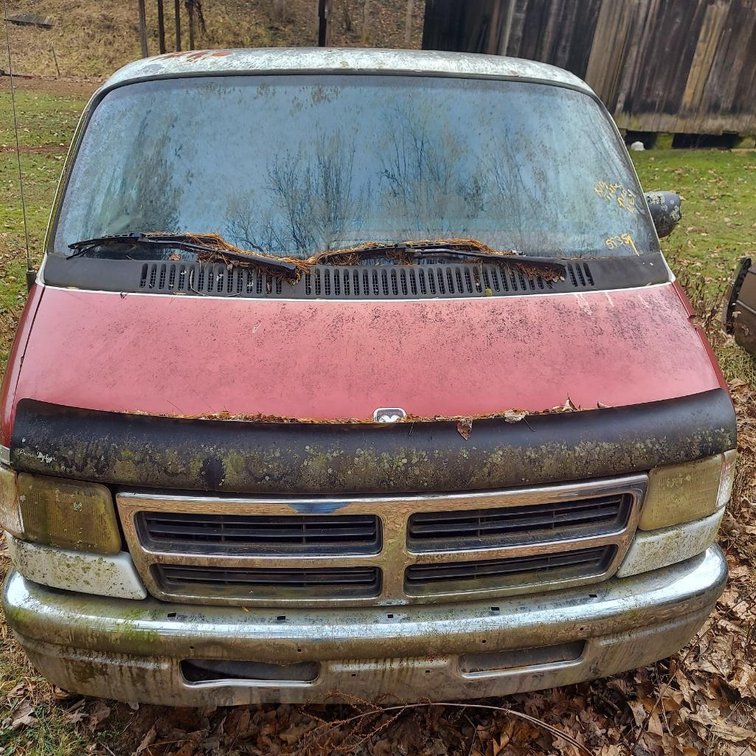 1996 Dodge Van Nonrunning (HAS TITLE & Has Key) VIN# 2B6HB21Y6TK185935