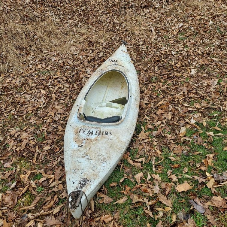 Perception White Kayak