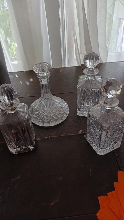 Clear decanters