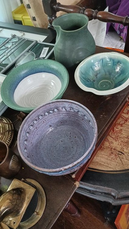 4 pottery pieces