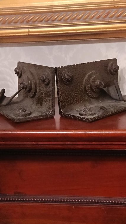 Book ends