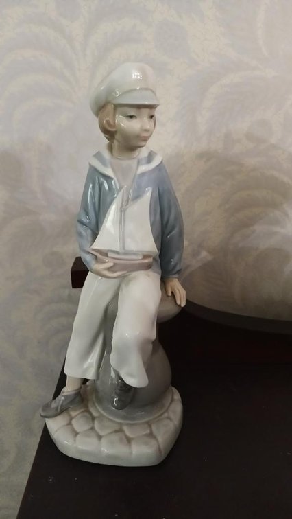 Sailor boy statue