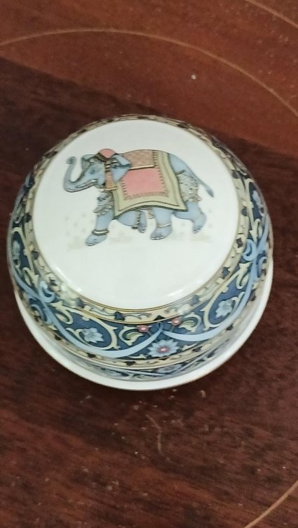 Wedgewood elephant trinket box