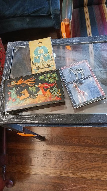 2 decorative boxes