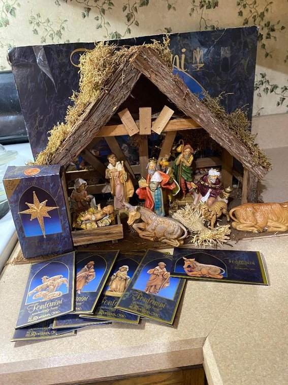 Fontanini Nativity set; some pieces have original boxes