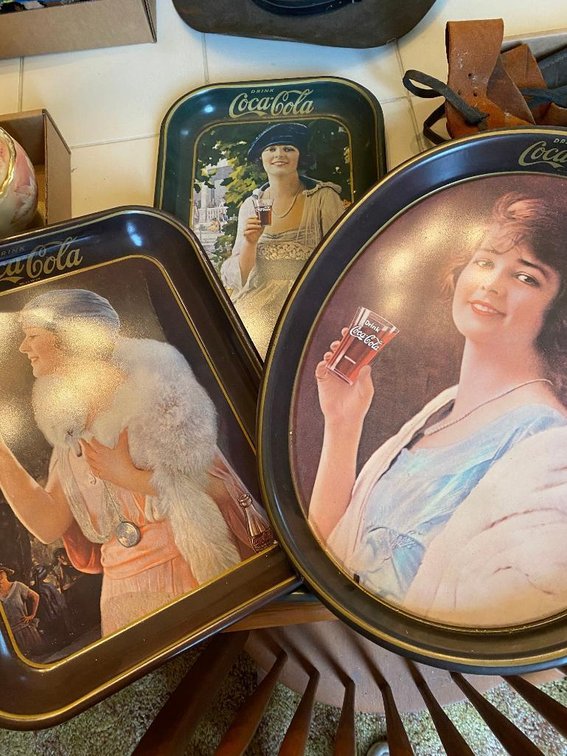 3 Coca-Cola trays
