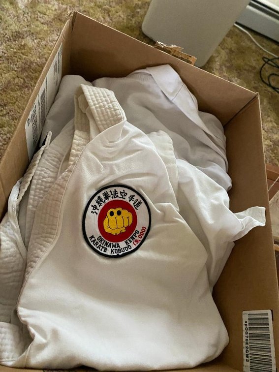 Karate uniform size 5 w/ white belt