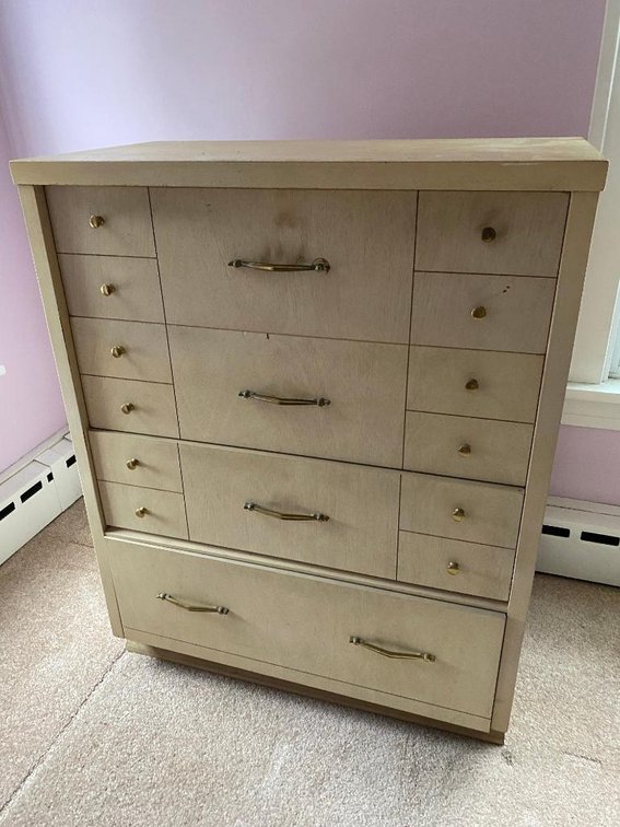Vintage 4-drawer dresser