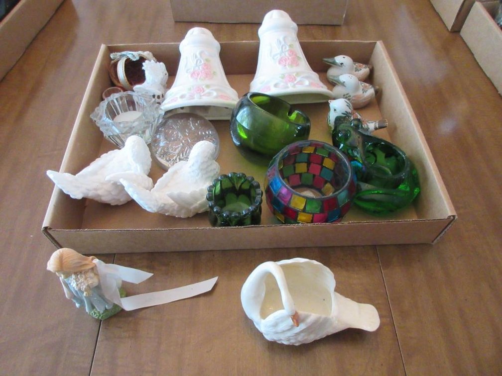 Assorted decorative glass pieces