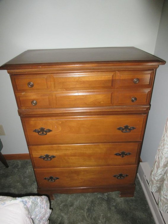 4-Drawer chest of drawers