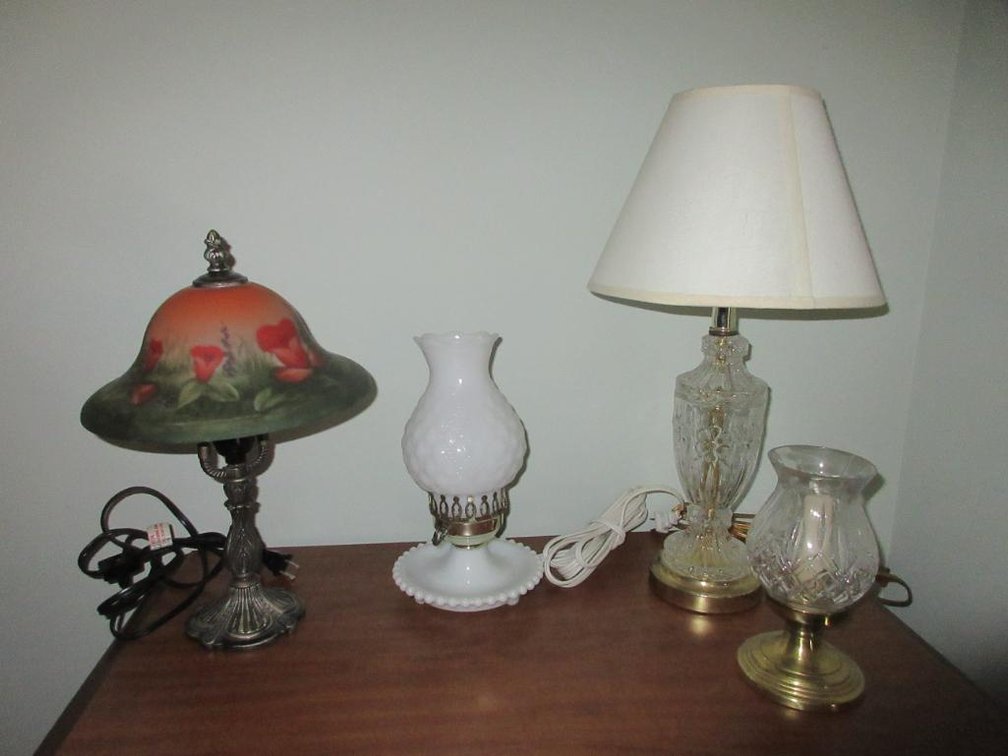Lamp w/ reverse painted shade and other table lamps