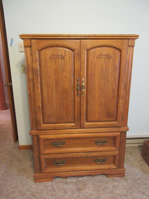 TV stand w/ drawers