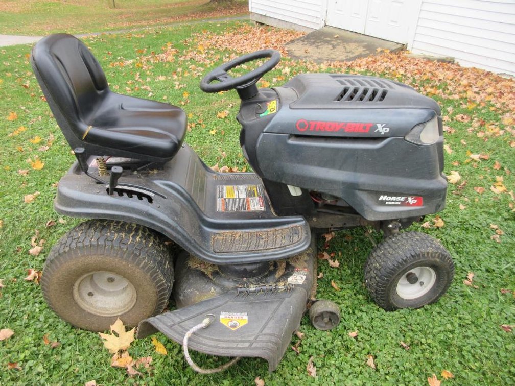 Troy-Bilt Horse Hydrostatic XP riding lawn mower