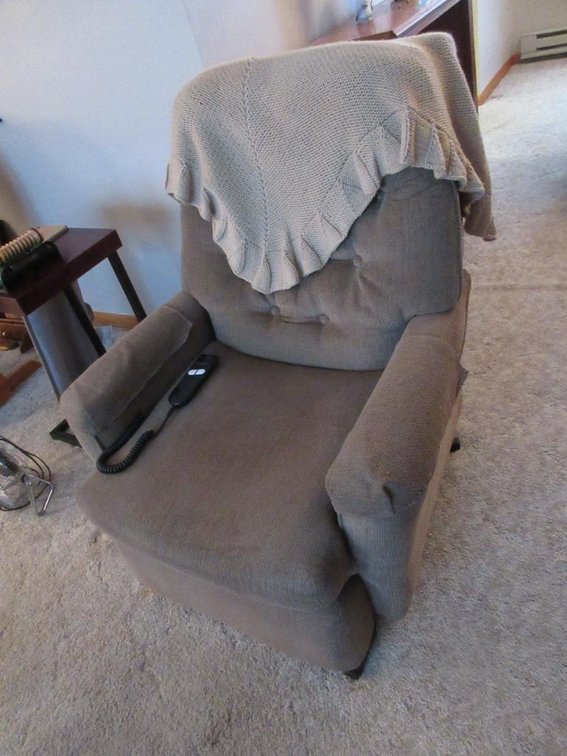 Powered lift recliner