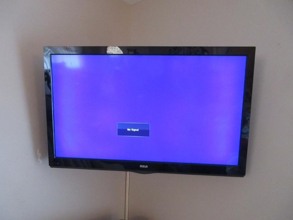 RCA wall-mounted 39" TV