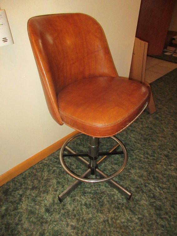 Swivel chair