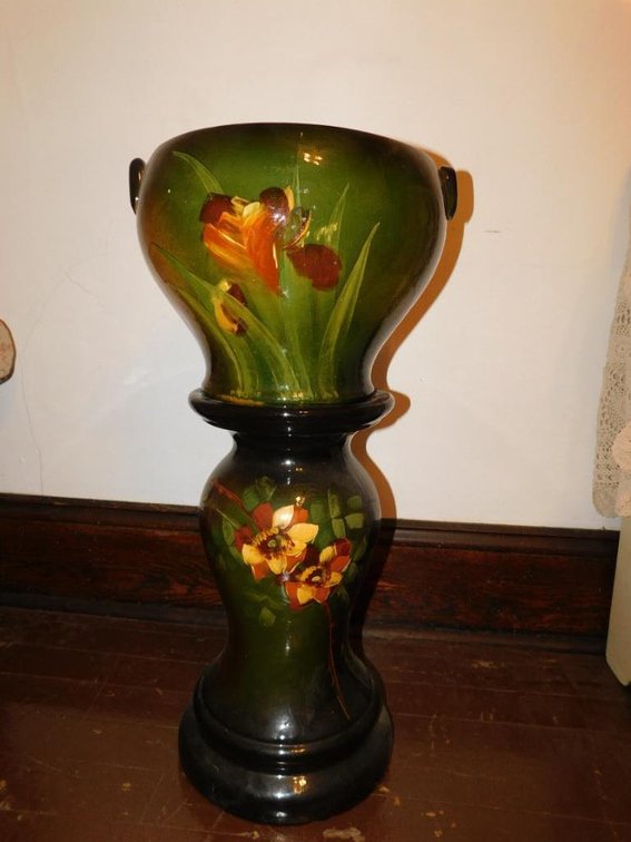 Pedestal and jardiniere