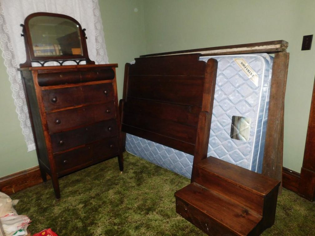 Antique full size bedroom suite