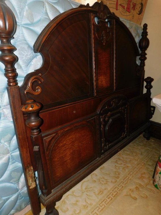 Antique full size bedroom suite