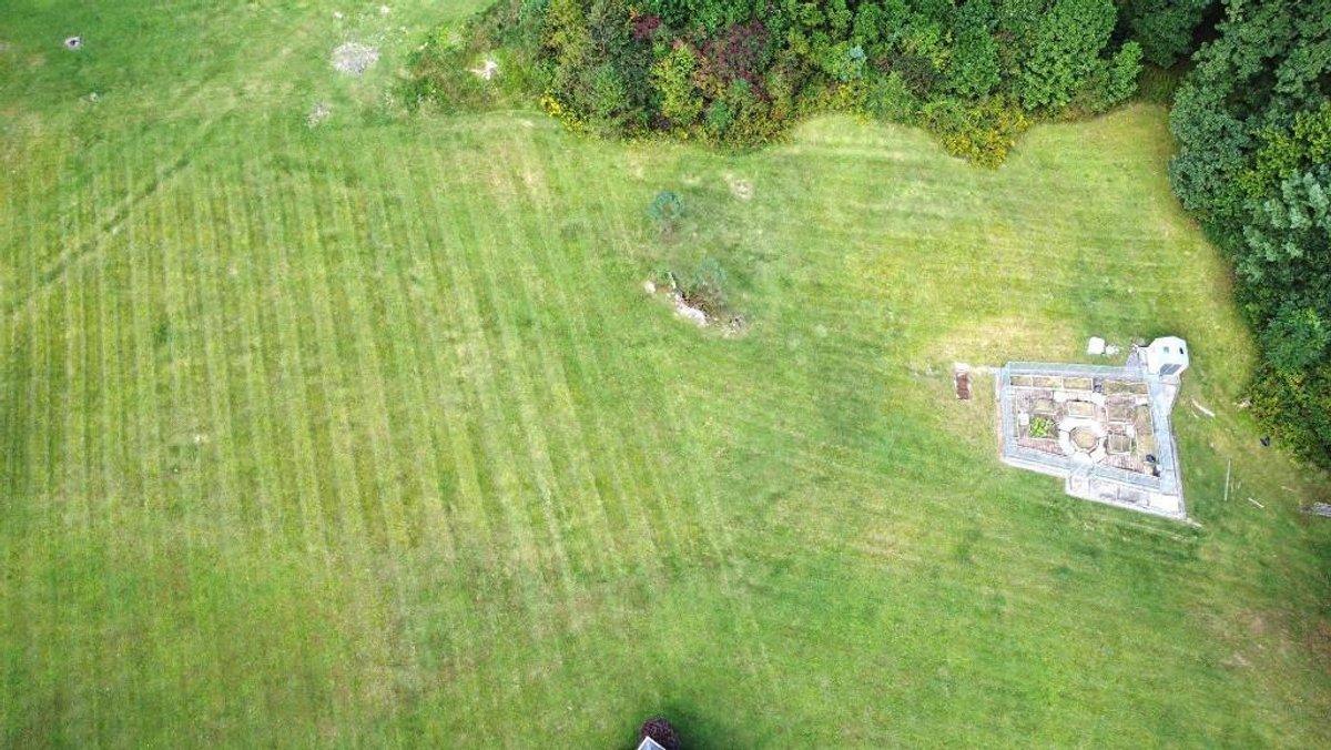 Subject #2: 1.89+/- Well Manicured Acres