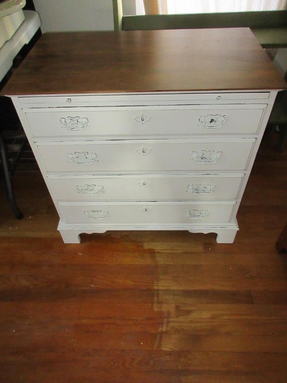 Chest of drawers