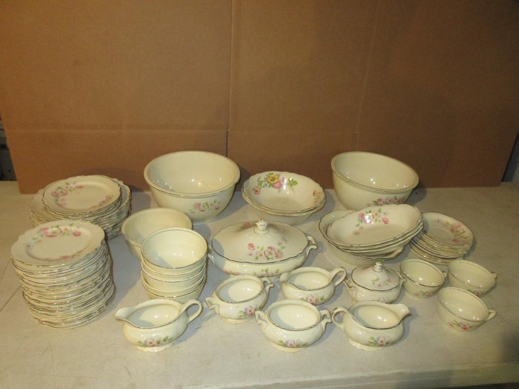Homer Laughlin Virginia Rose pattern China pieces