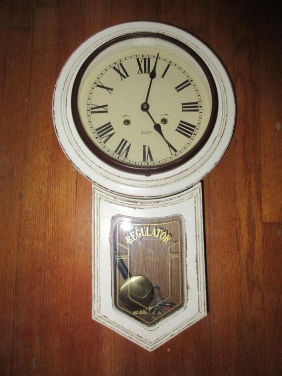 Regulator wall clock