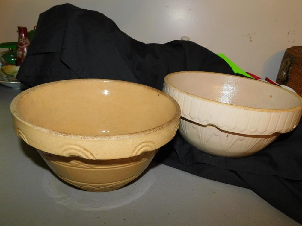 2 Knife-edge milk bowls