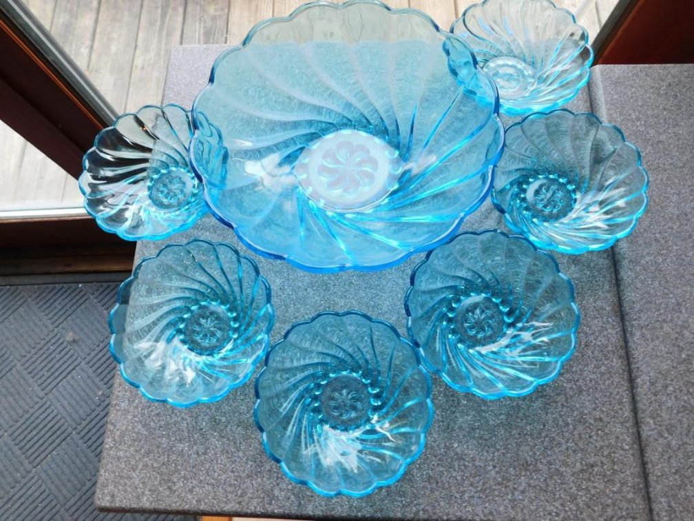 Punch bowl set