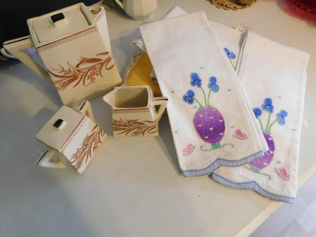 Tea set and linens