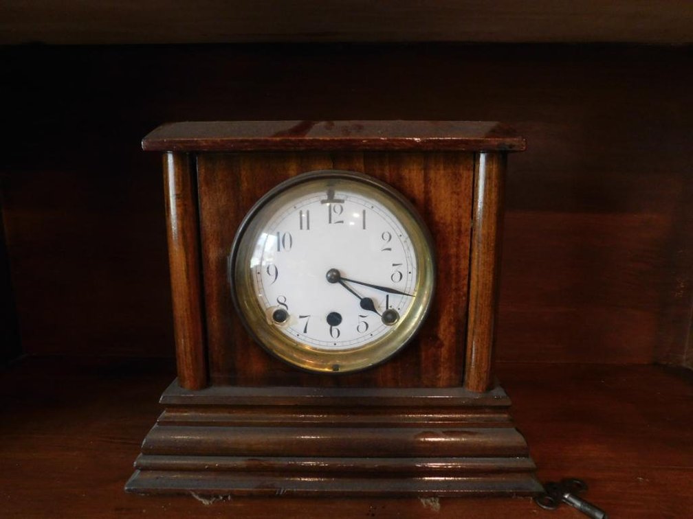 Chiming clock