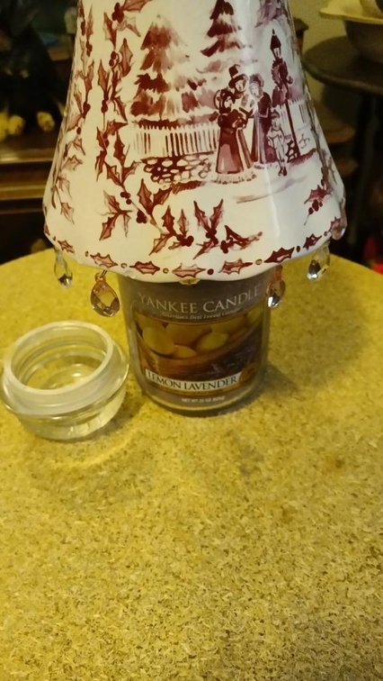 Yankee Candle with glass shade