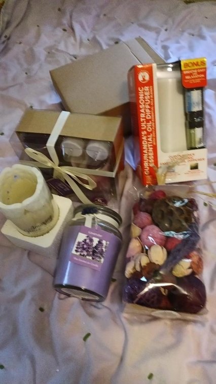 Assortment of new decorative items