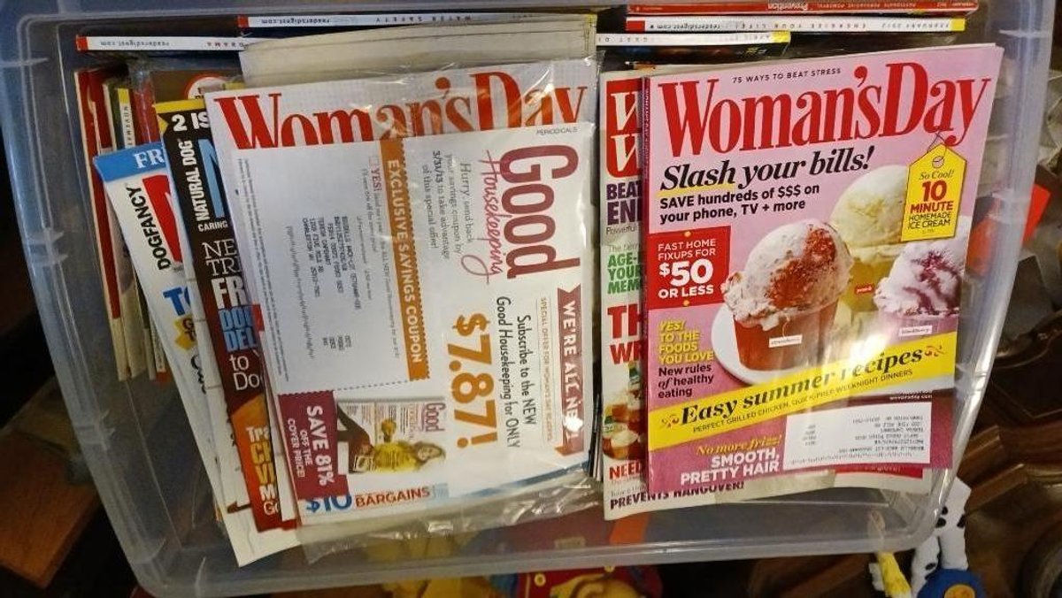 Tote of magazines