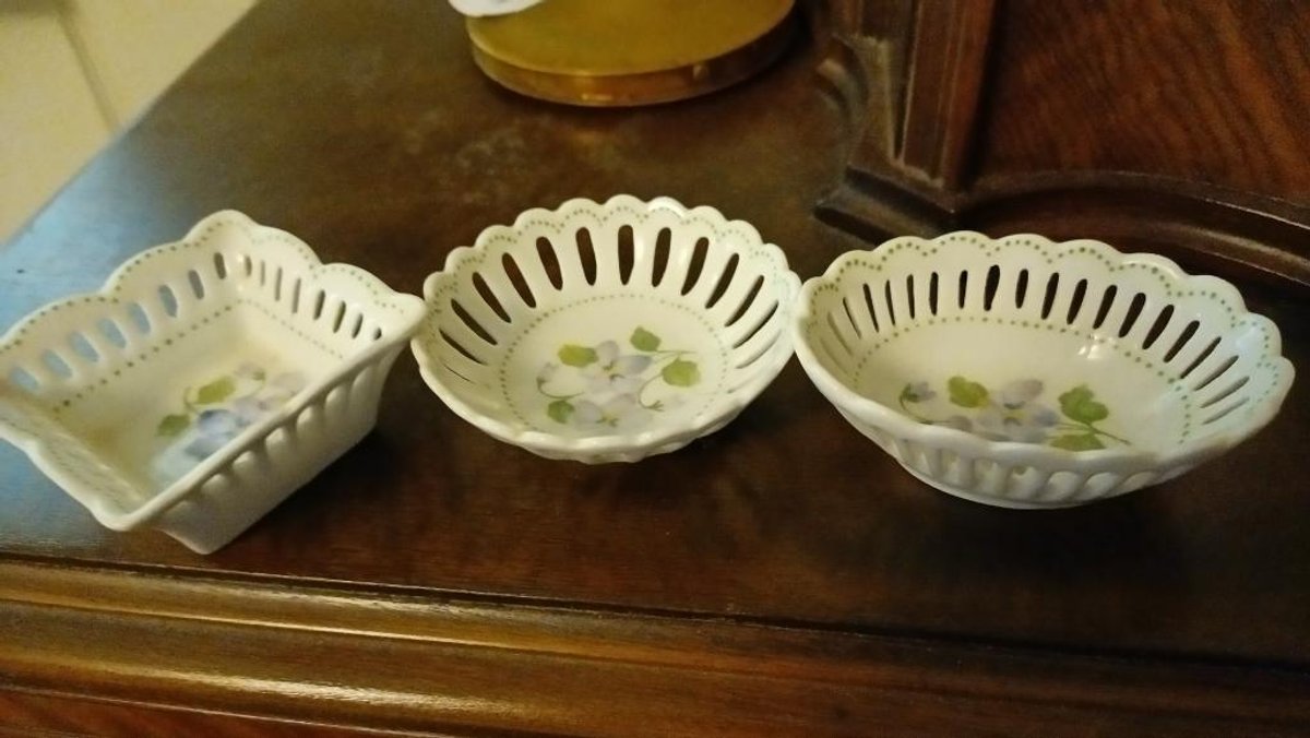3 decorative bowls