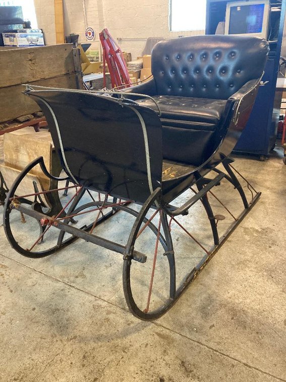 Horse-drawn sleigh