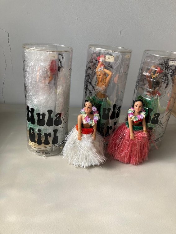 Lot of Hula dolls