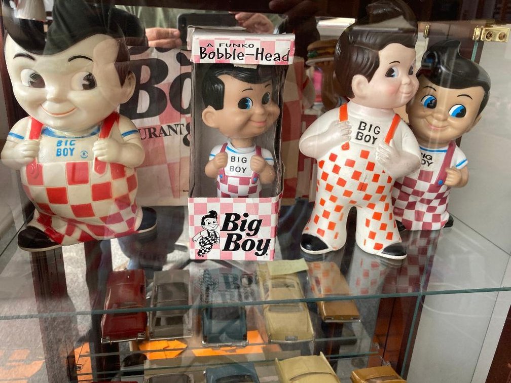Bob's Big Boy lot of advertisement items