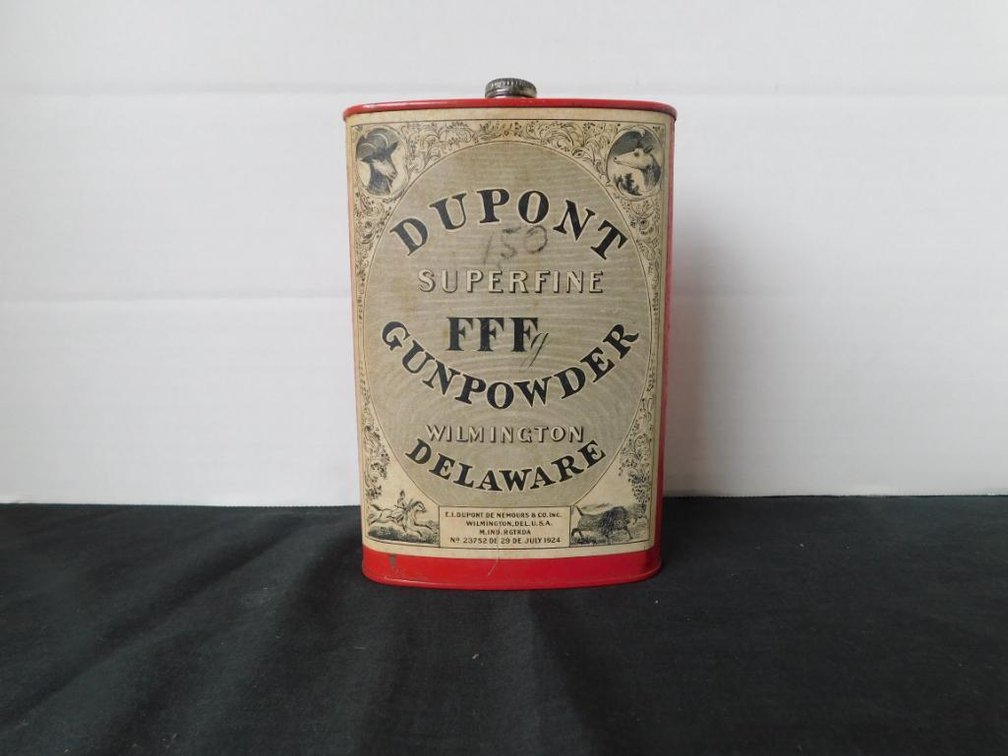 Vintage tin of Dupont Super Fine FFF Gun Powder Wilmington, DE