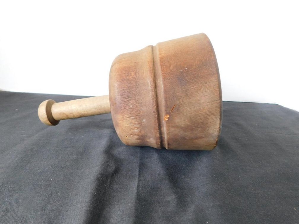 Wooden butter mold w/ swan motif
