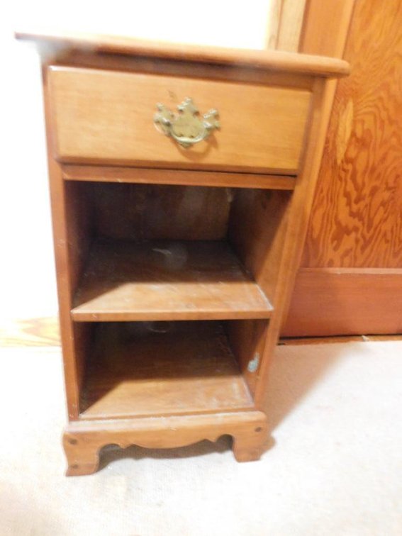 Small stand w/ drawer