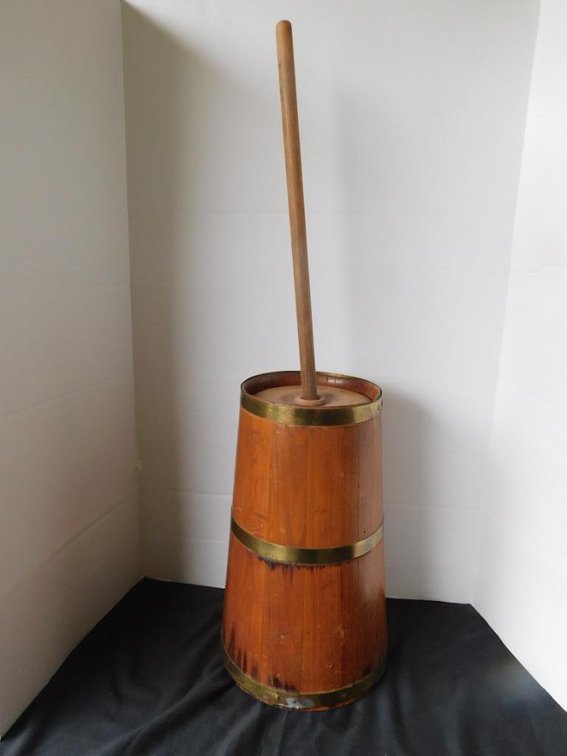 Butter churn